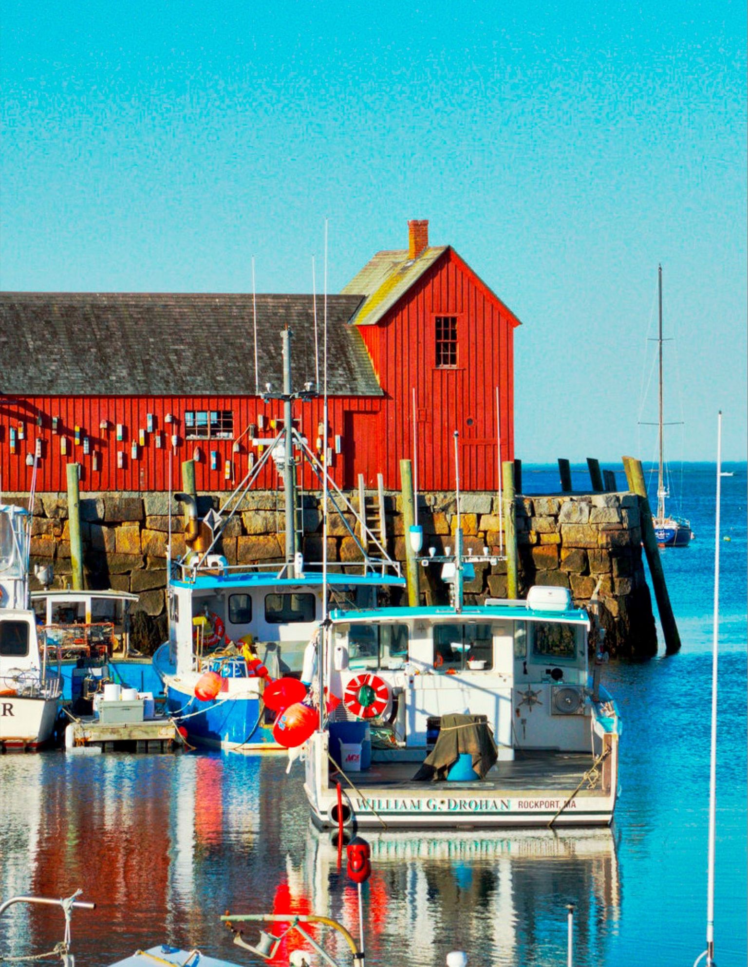 A ROCKPORT FOI FUNDADA EM 1971 NUMA PEQUENA CIDADE COSTEIRA DA NOVA INGLATERRA COM O MESMO NOME. FUNDADA POR PAI E FILHO, O SEU OBJETIVO ERA COLOCAR O CONFORTO EM PRIMEIRO LUGAR, SEM COMPROMETER O ESTILO.